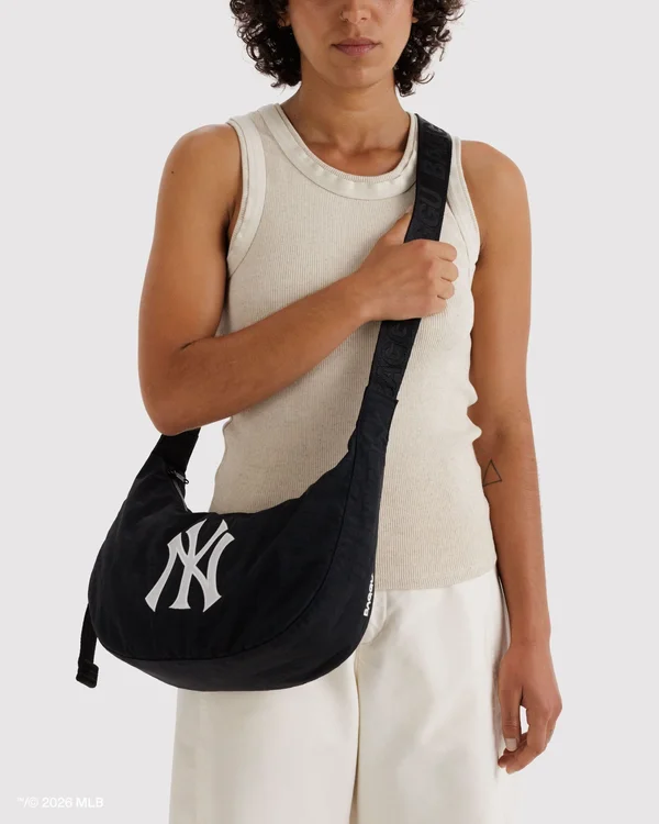 Medium Nylon Crescent Bag - New York Yankees™ - Size: OS